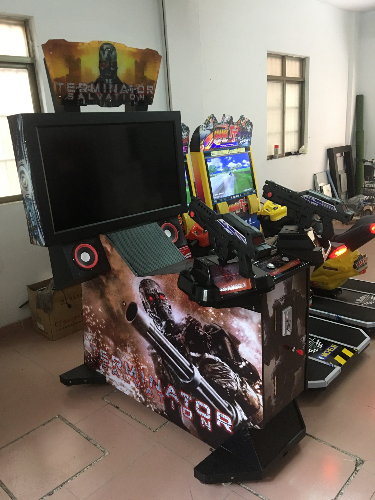 Wholesale 32 LCD Gun Shooting Simulator Terminator Salvation Arcade Game Machine For Game Center